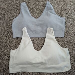 Pair Maurices Ribbed Sports Bras 1X Cream and Gray